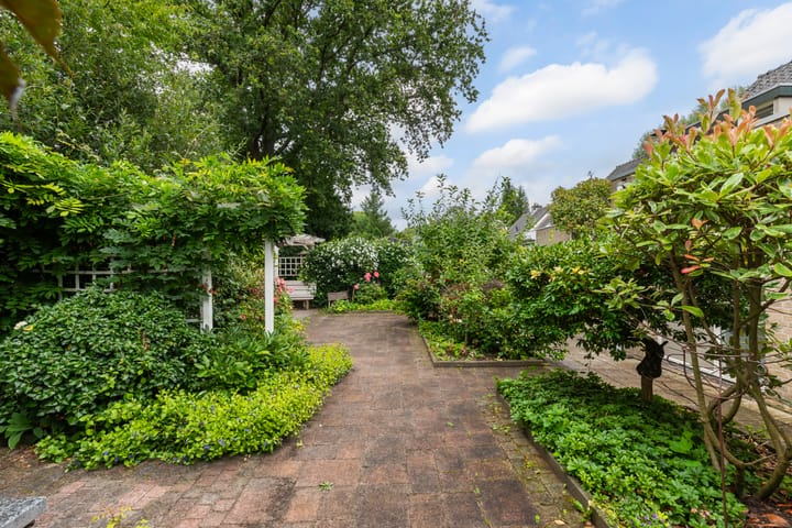 Foto 34 van Willem-Alexanderhof 23