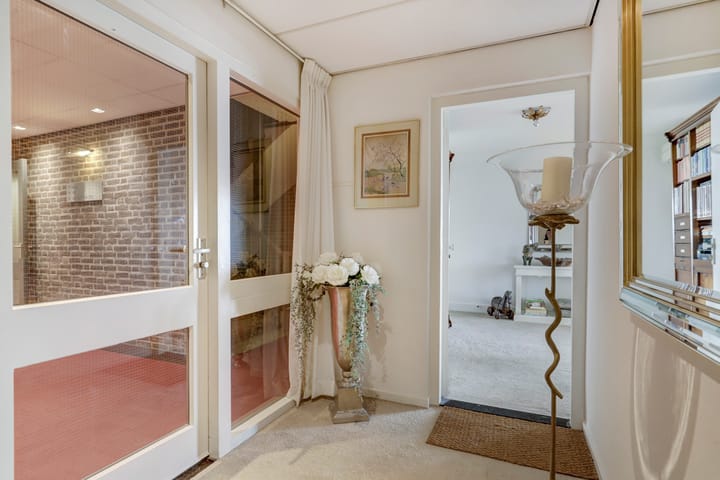 Foto 11 van Graadt van Roggenstraat 143