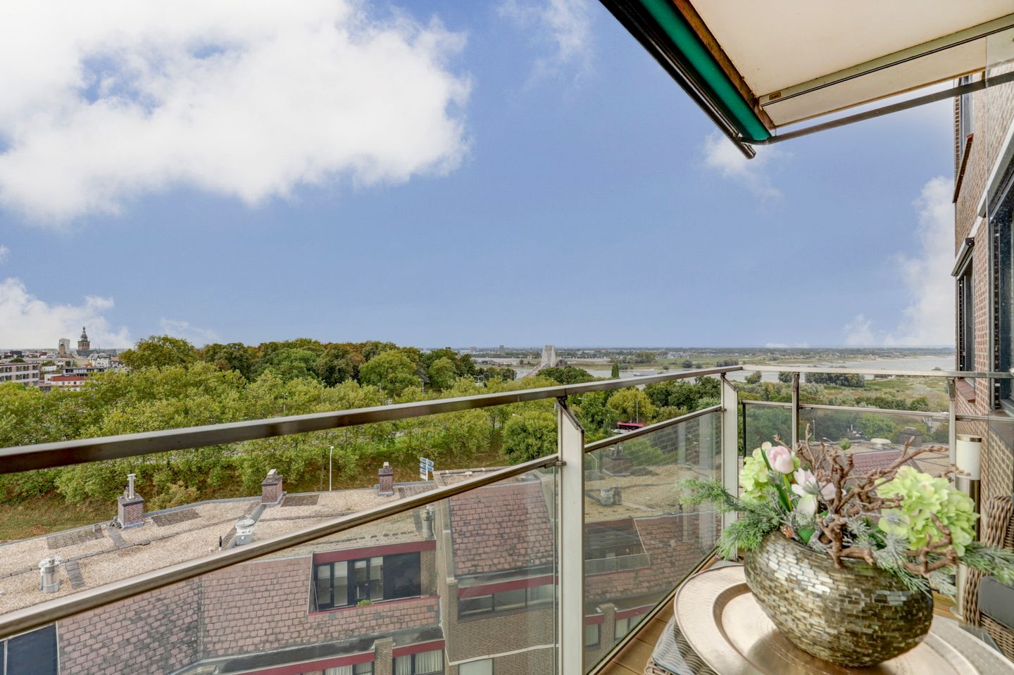 Foto 19 van Graadt van Roggenstraat 143