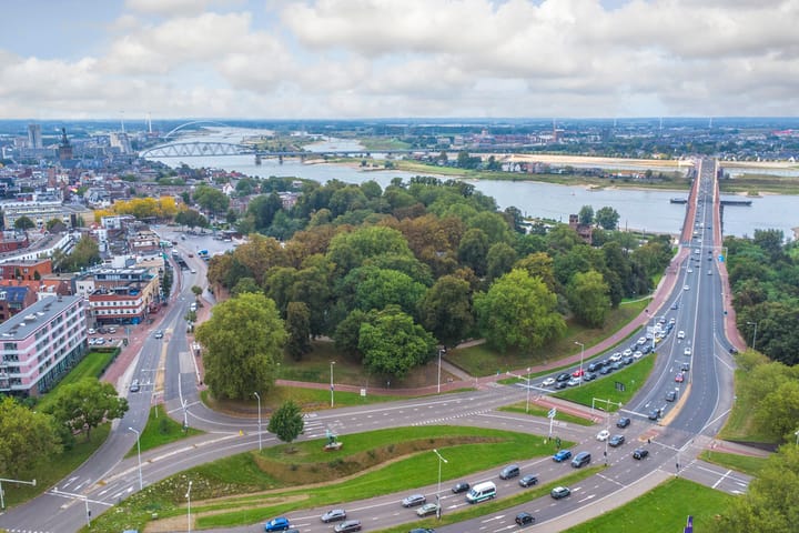 Foto 41 van Graadt van Roggenstraat 143