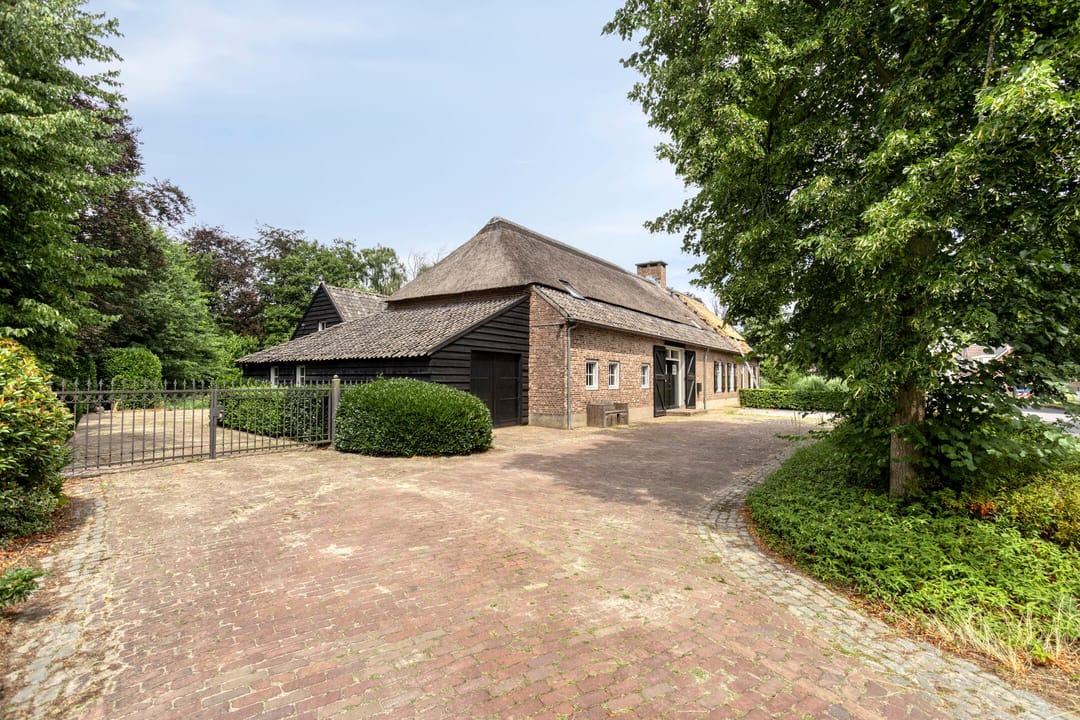 Photo 1 of Schoolstraat 60