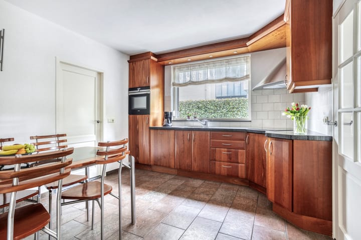 Photo 3 of Amathasstraat 7