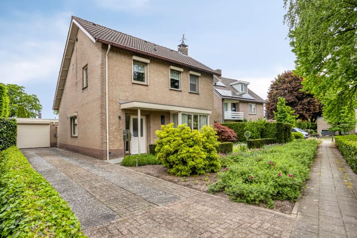 Photo 7 of Amathasstraat 7