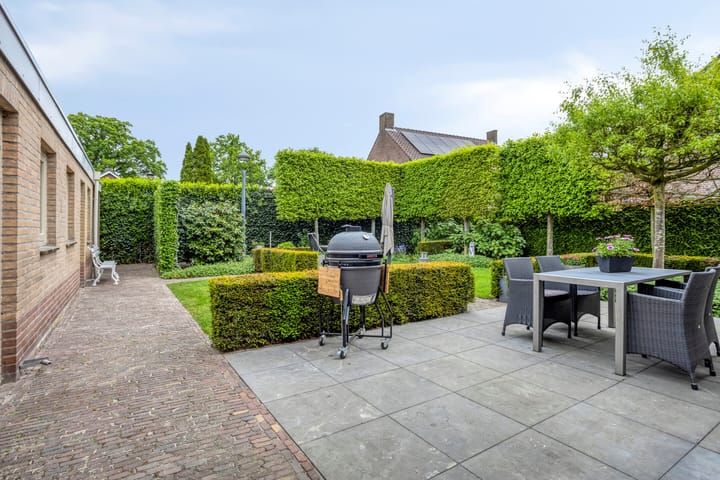 Photo 9 of Amathasstraat 7