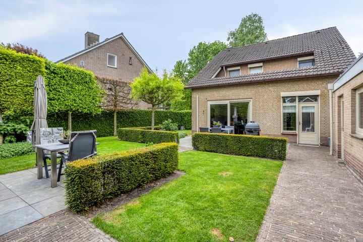 Photo 13 of Amathasstraat 7