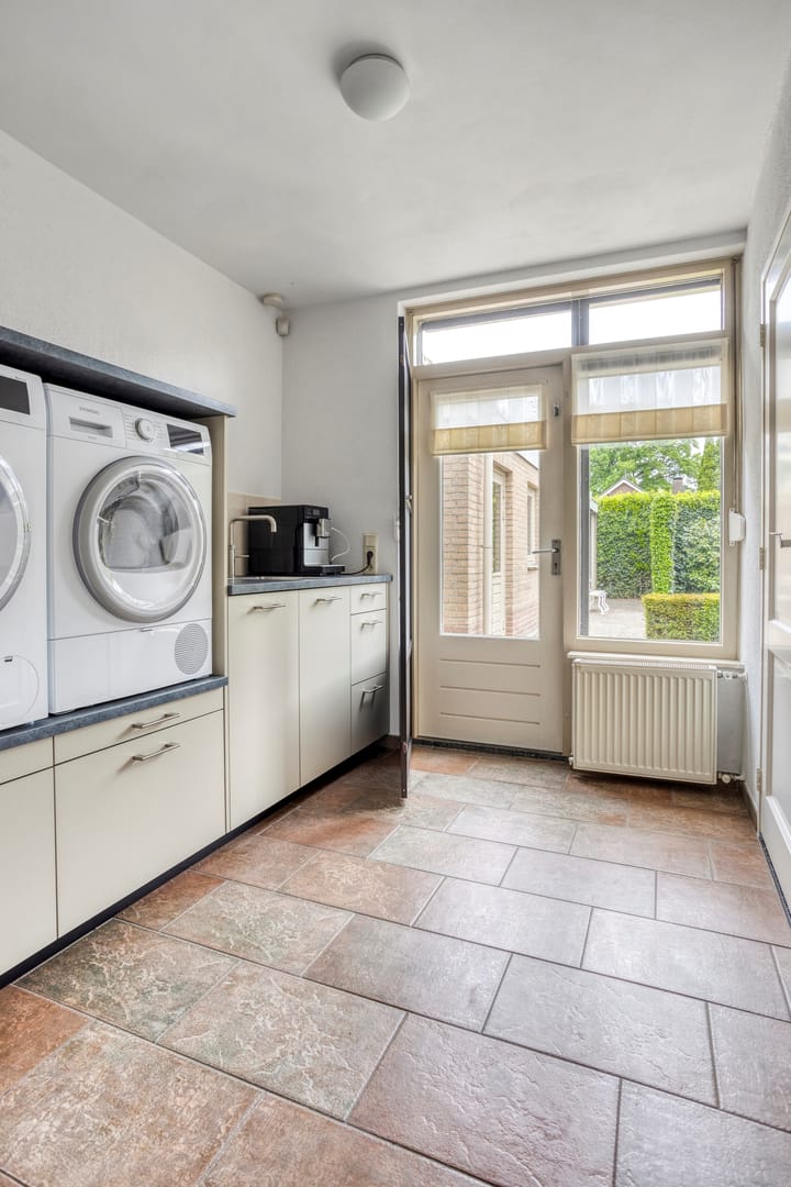 Photo 24 of Amathasstraat 7