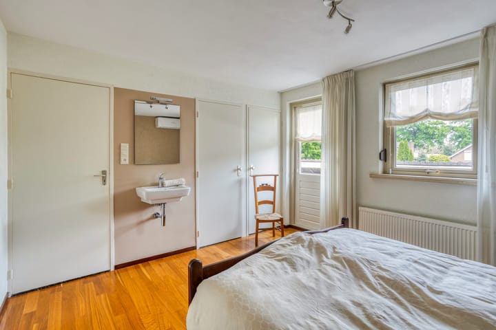 Photo 28 of Amathasstraat 7