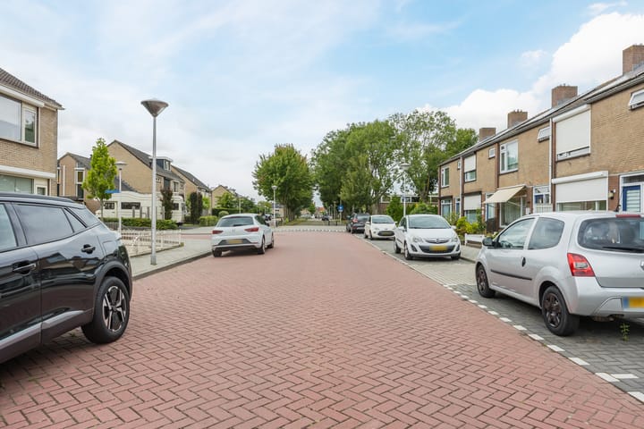 Foto 42 van Esdoornstraat 15