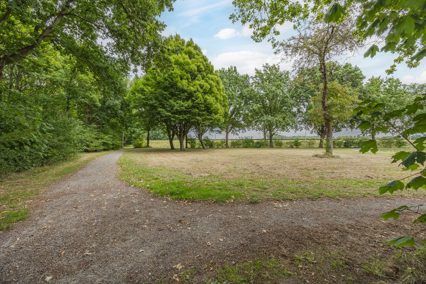 Foto 44 van Esdoornstraat 15