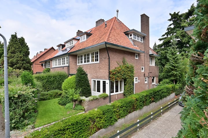 Foto 1 van Celebeslaan 14