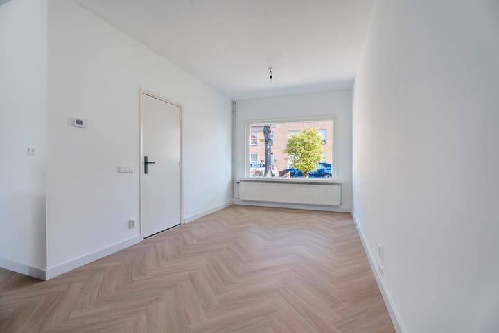 Photo 9 of Liesbosstraat 37