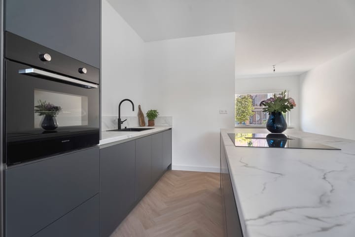 Photo 14 of Liesbosstraat 37