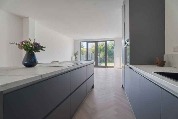 Photo 17 of Liesbosstraat 37