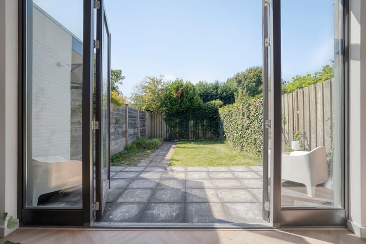 Photo 19 of Liesbosstraat 37