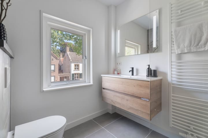 Photo 22 of Liesbosstraat 37