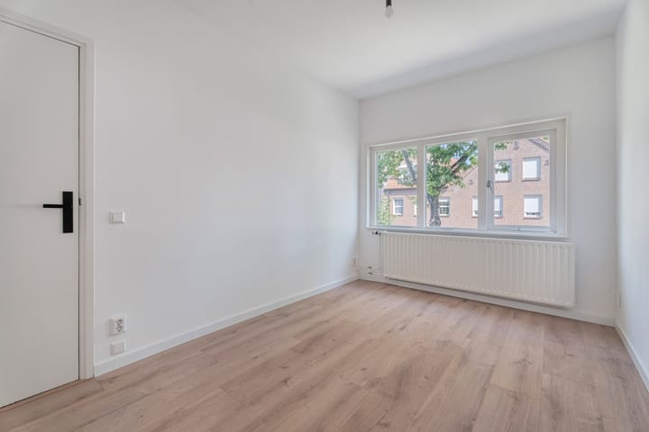 Photo 26 of Liesbosstraat 37