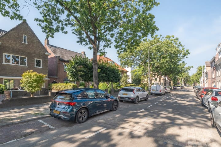 Photo 43 of Liesbosstraat 37