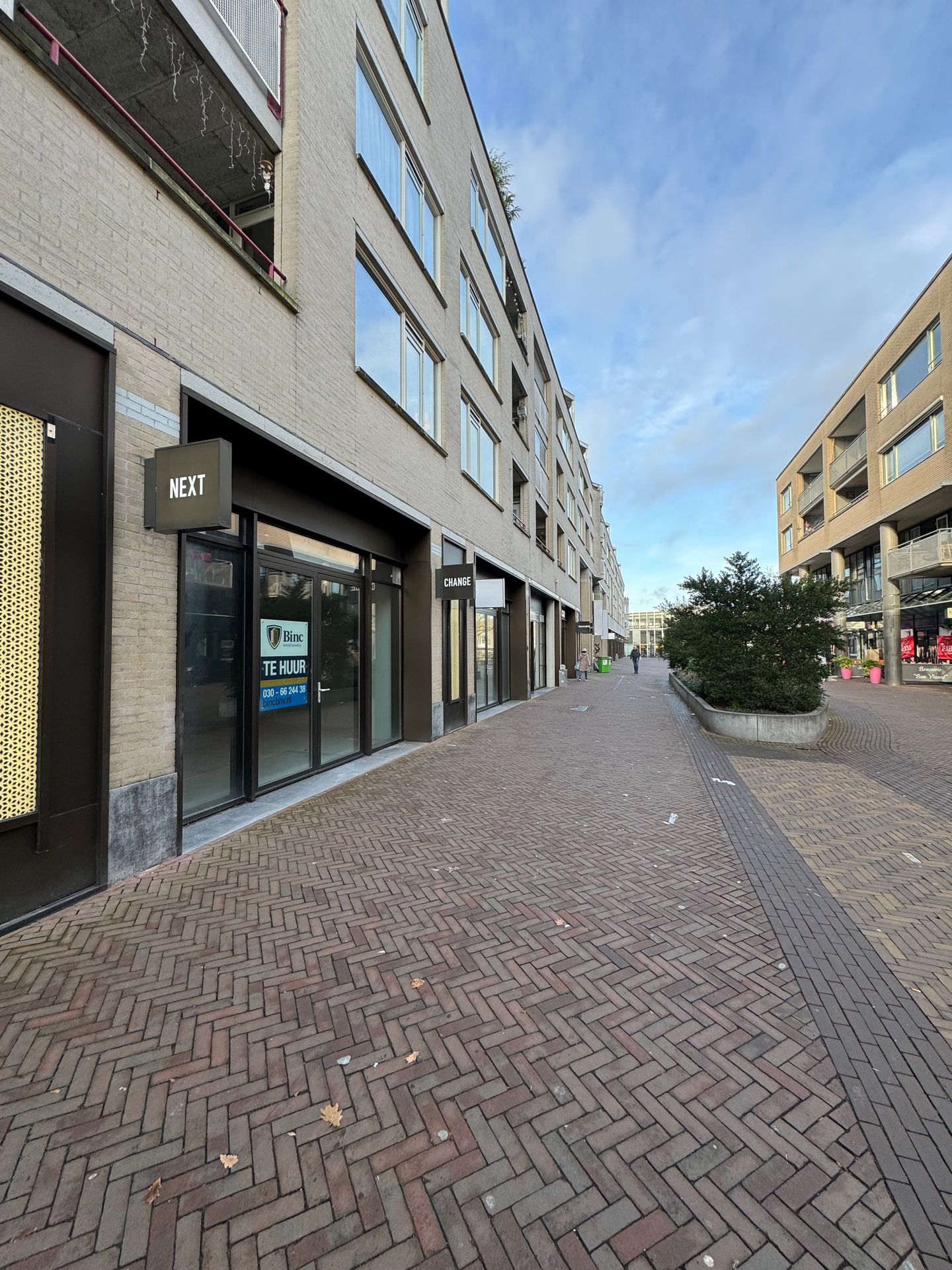 View photo 1 of Emmaplein 204