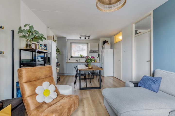 Foto 10 van Valkenstraat 11