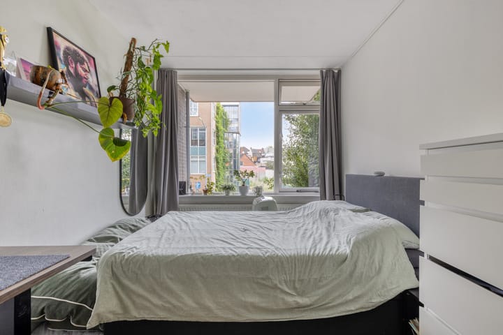 Foto 12 van Valkenstraat 11