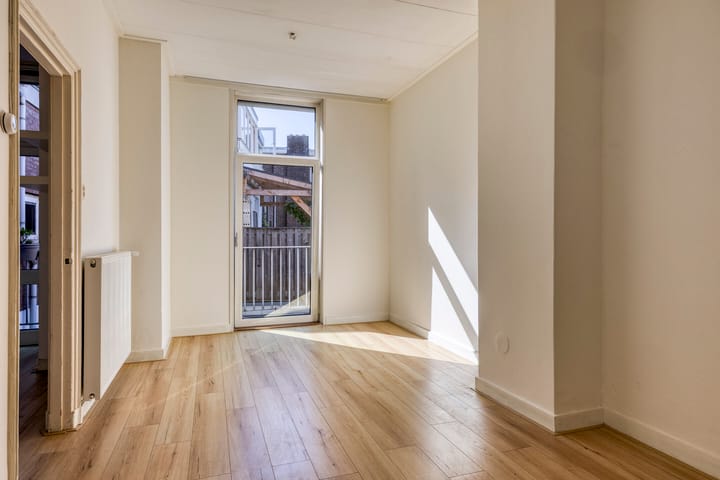 Photo 12 of Nijhoffstraat 151