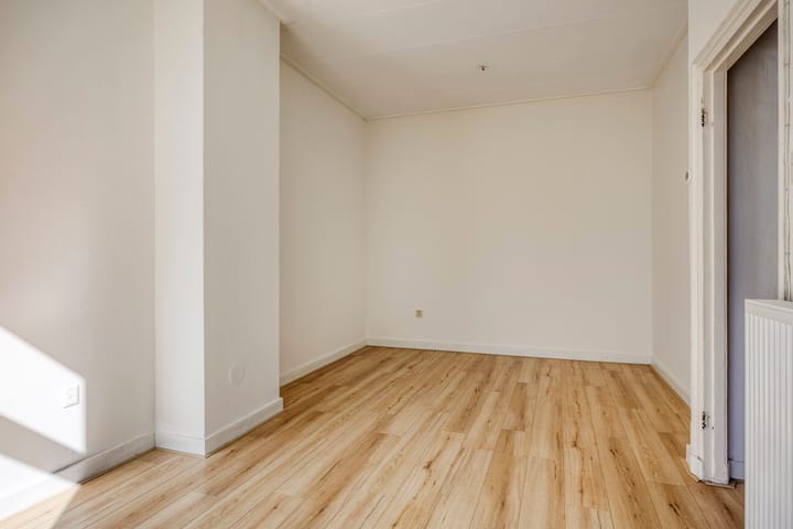 Photo 13 of Nijhoffstraat 151