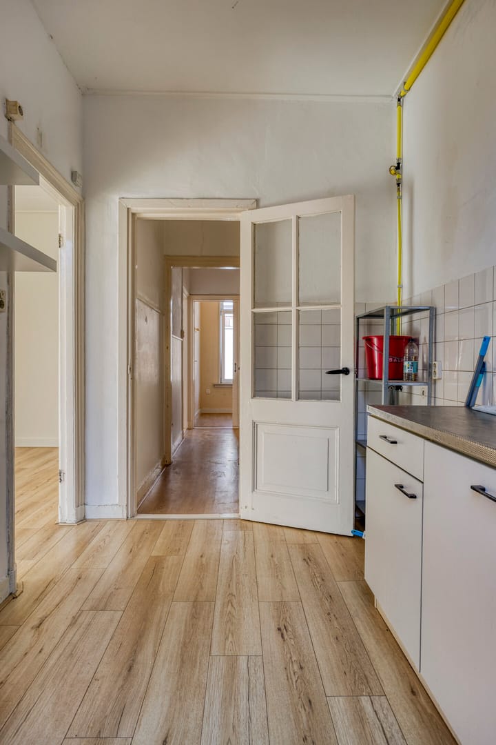 Photo 16 of Nijhoffstraat 151