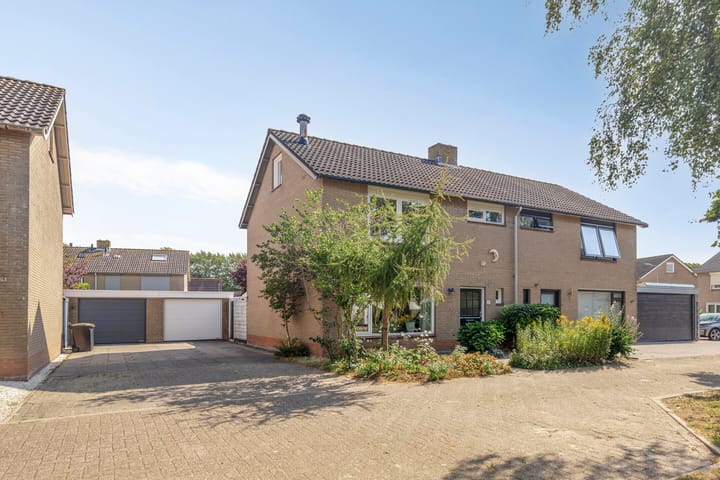 Foto 1 van Kamillestraat 21