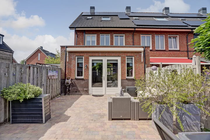 Foto 2 van Kerkmuur 1