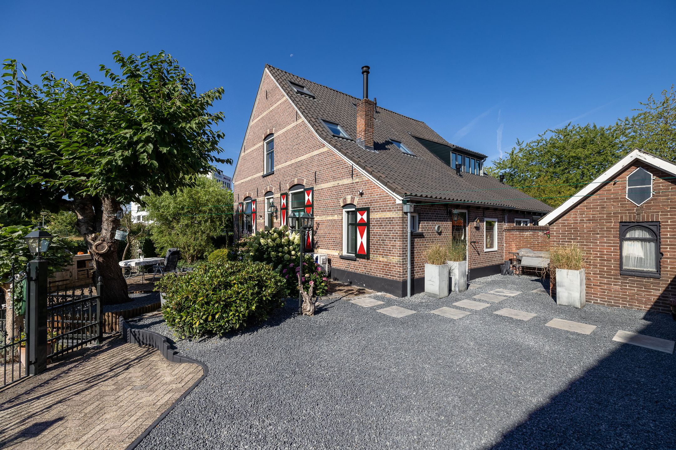 Photo 36 of Spoorstraat 9