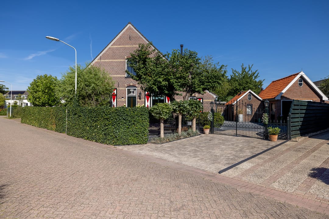 Photo 8 of Spoorstraat 9