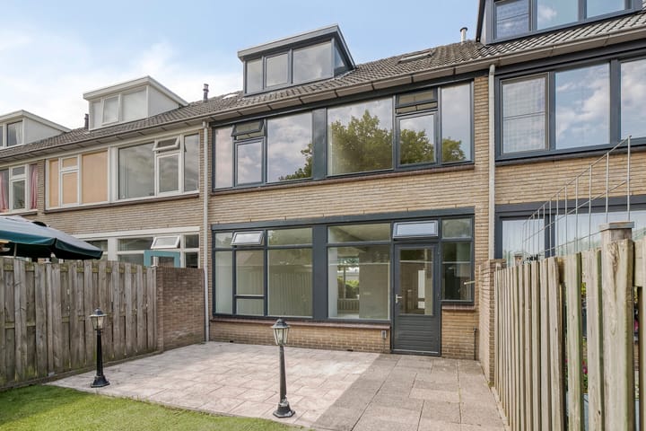 Foto 4 van Van Anrooijstraat 10