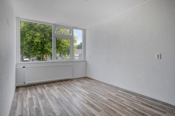 Foto 22 van Van Anrooijstraat 10