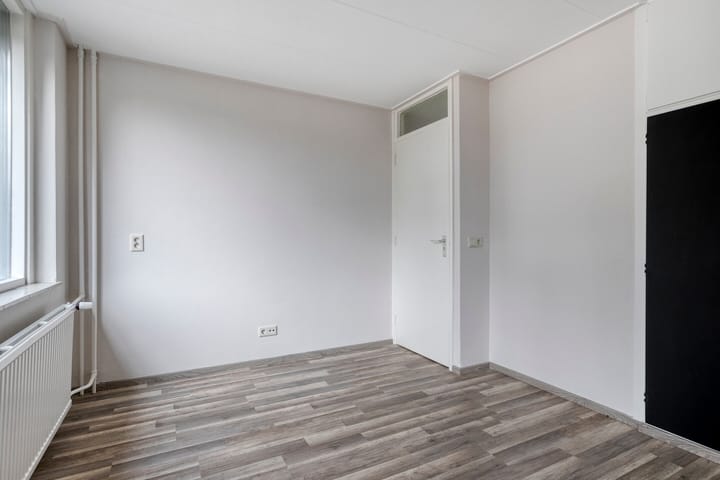 Foto 24 van Van Anrooijstraat 10