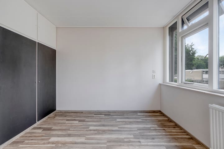 Foto 25 van Van Anrooijstraat 10