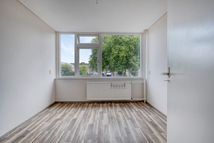 Foto 28 van Van Anrooijstraat 10