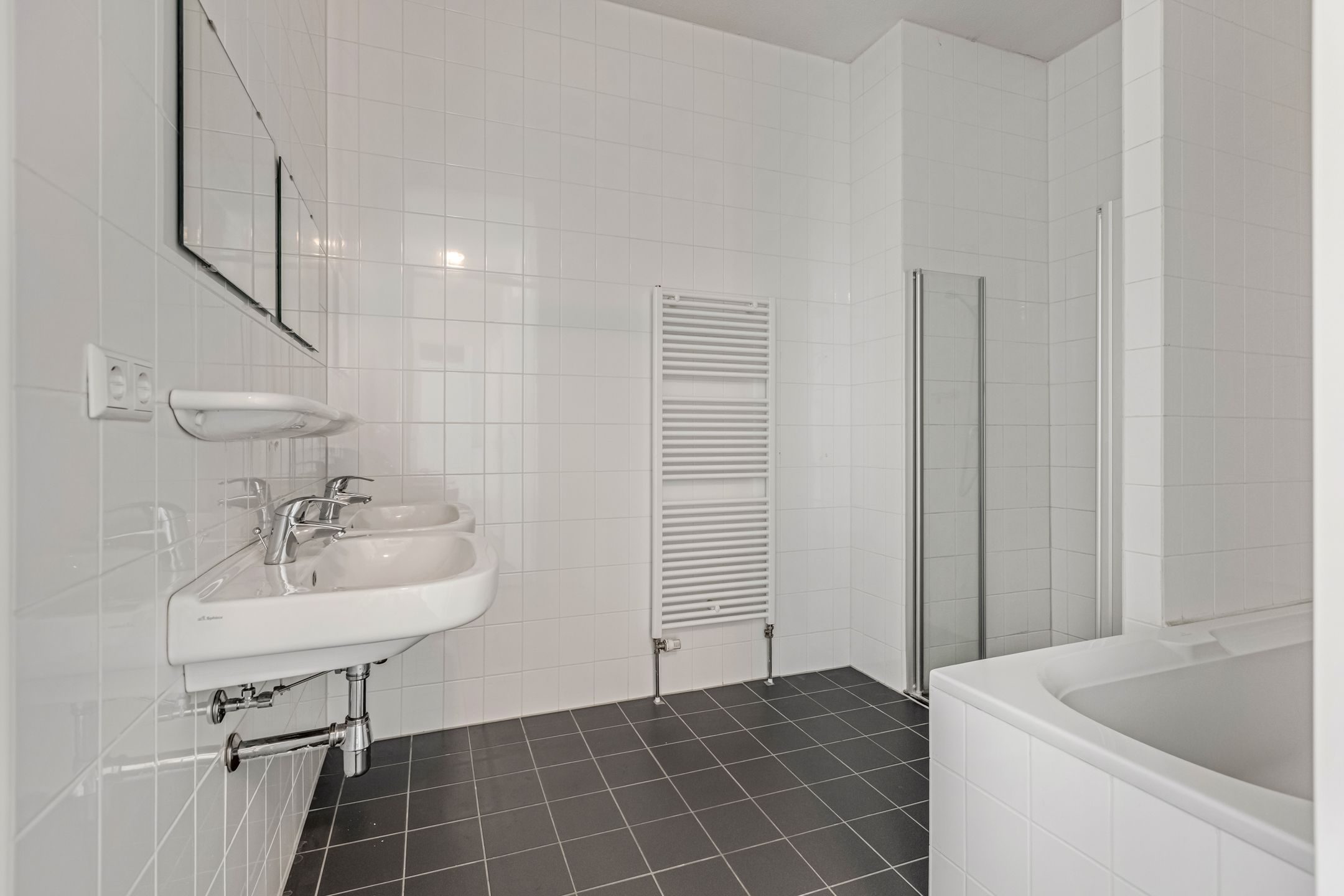 Photo 15 of Wadestein 38