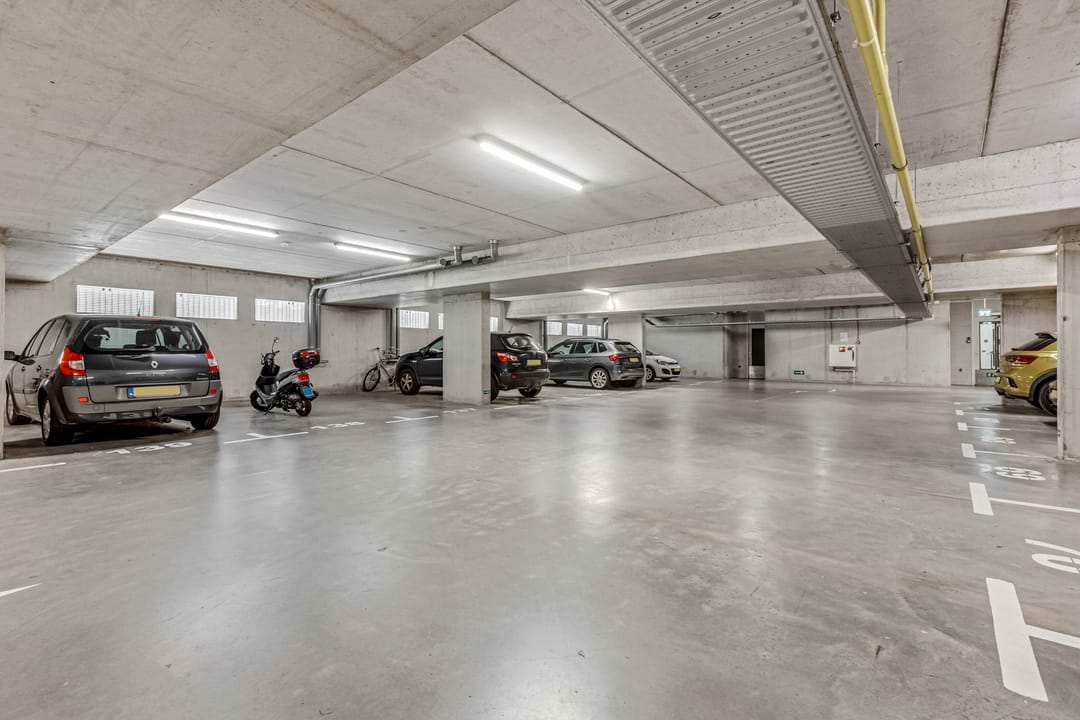 Photo 32 of Wadestein 38