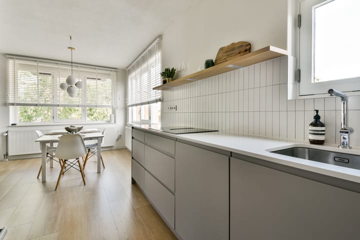 Foto 11 van Johan van der Keukenstraat 194