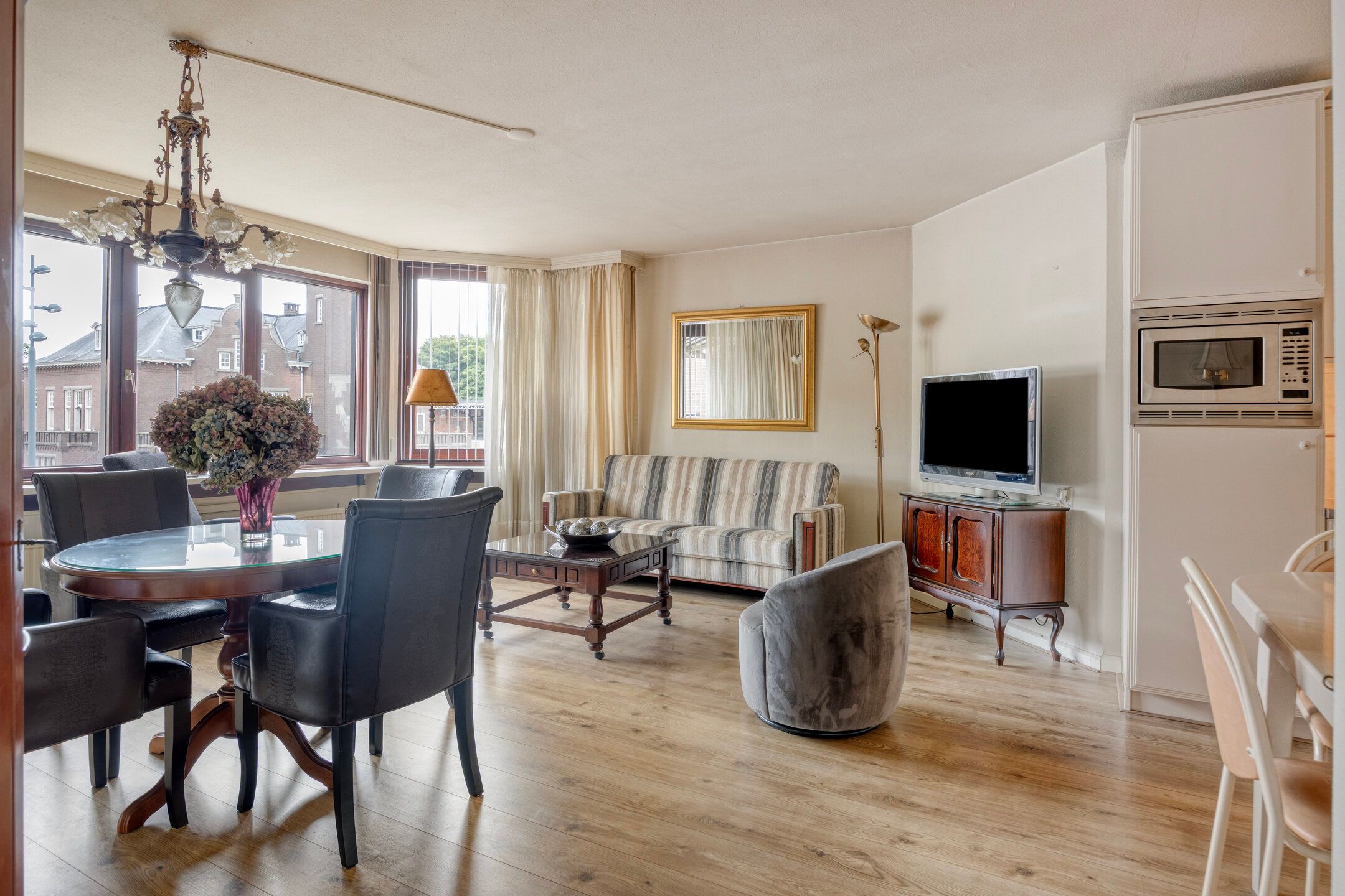 Foto 9 van Parallelweg 6