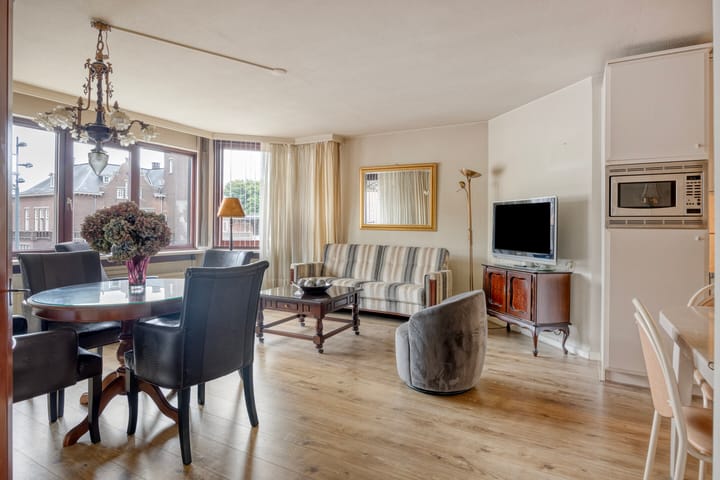 Foto 2 van Parallelweg 6