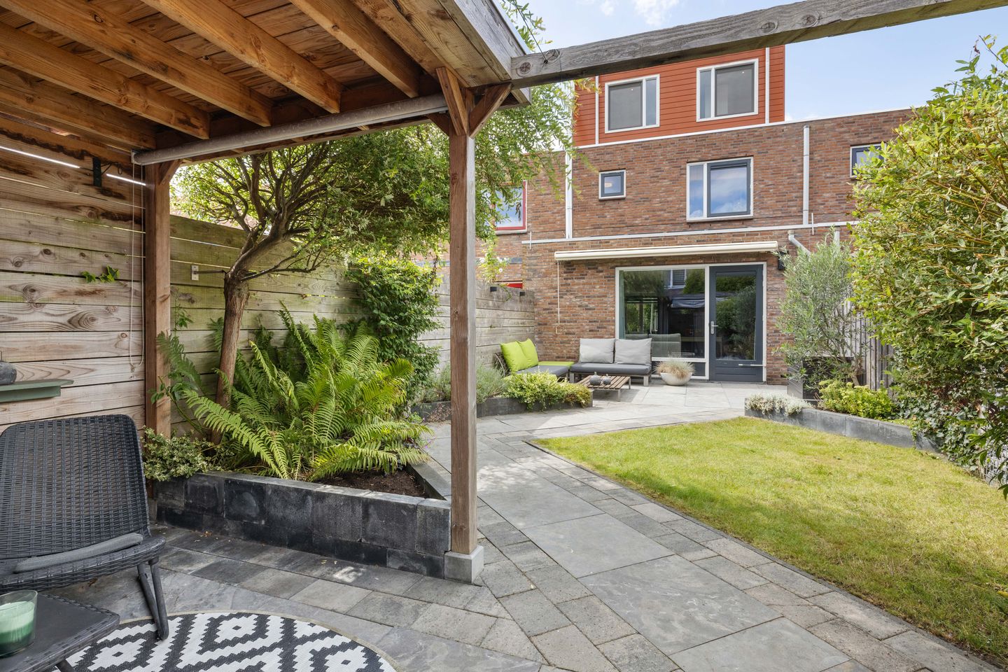 Photo 4 of Kladdewortel 6