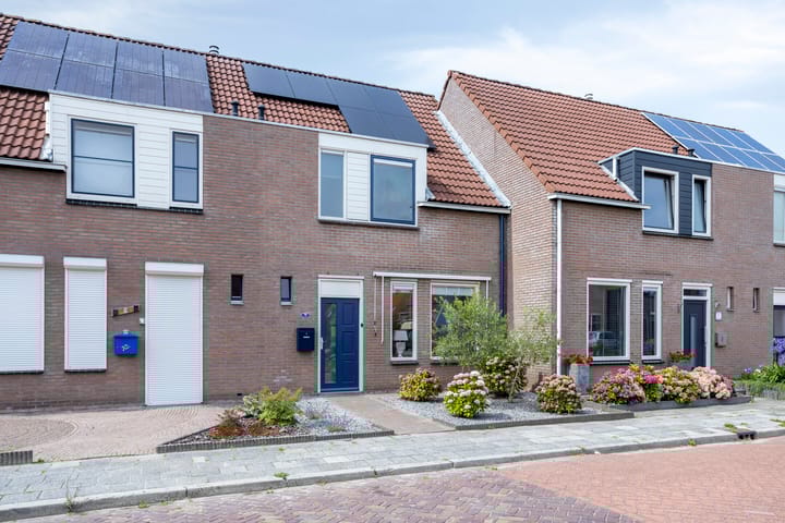 Foto 1 van Burgemeester van Weringstraat 75