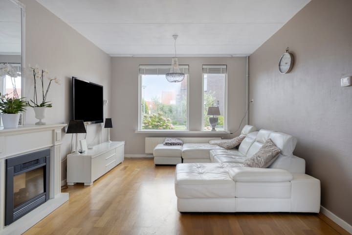 Foto 3 van Burgemeester van Weringstraat 75