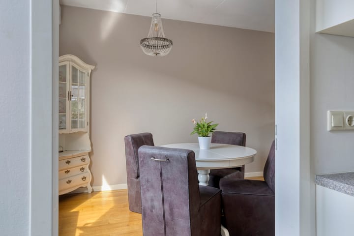 Foto 19 van Burgemeester van Weringstraat 75