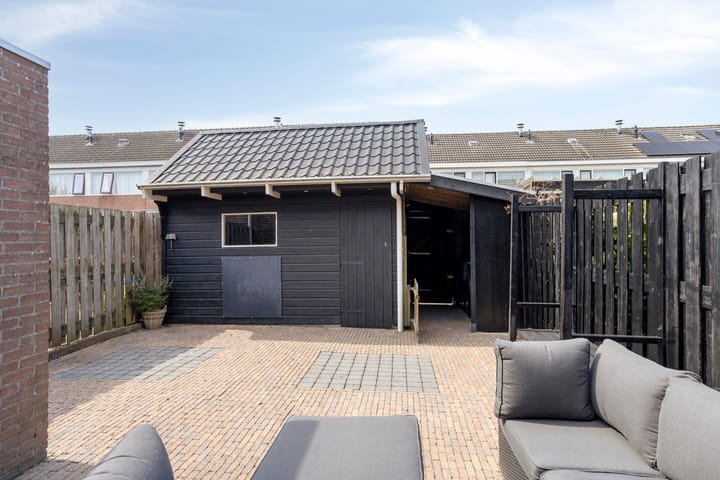 Foto 36 van Burgemeester van Weringstraat 75