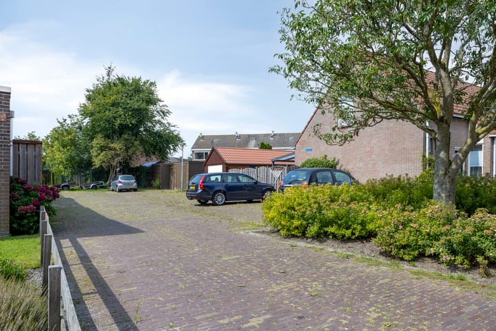 Foto 44 van Burgemeester van Weringstraat 75