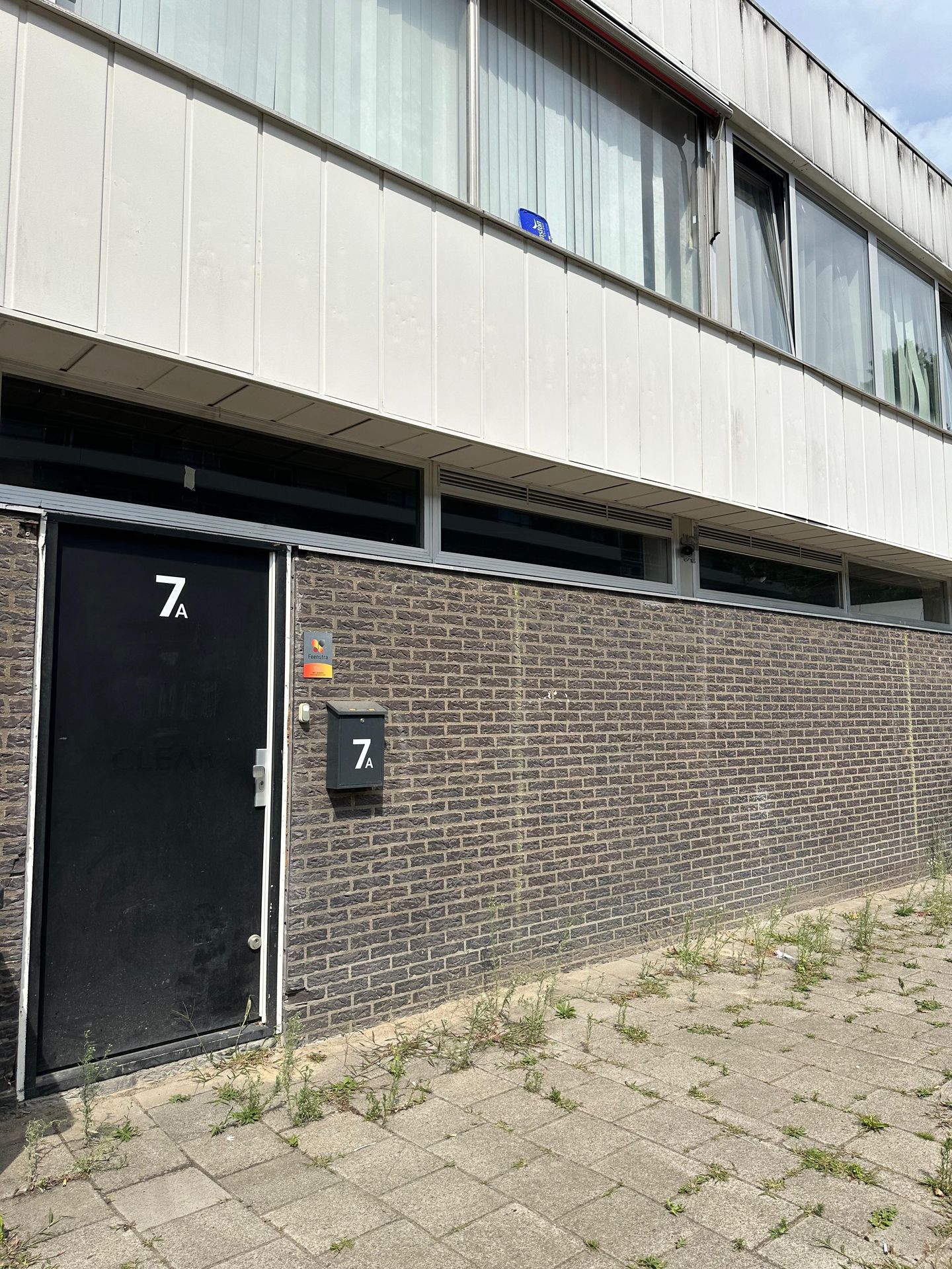 View photo 2 of Reinevaarstraat 7