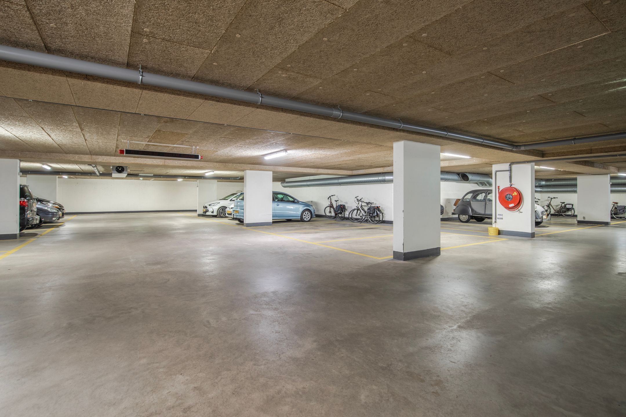 Foto 9 van Raadhuisplein 15-14