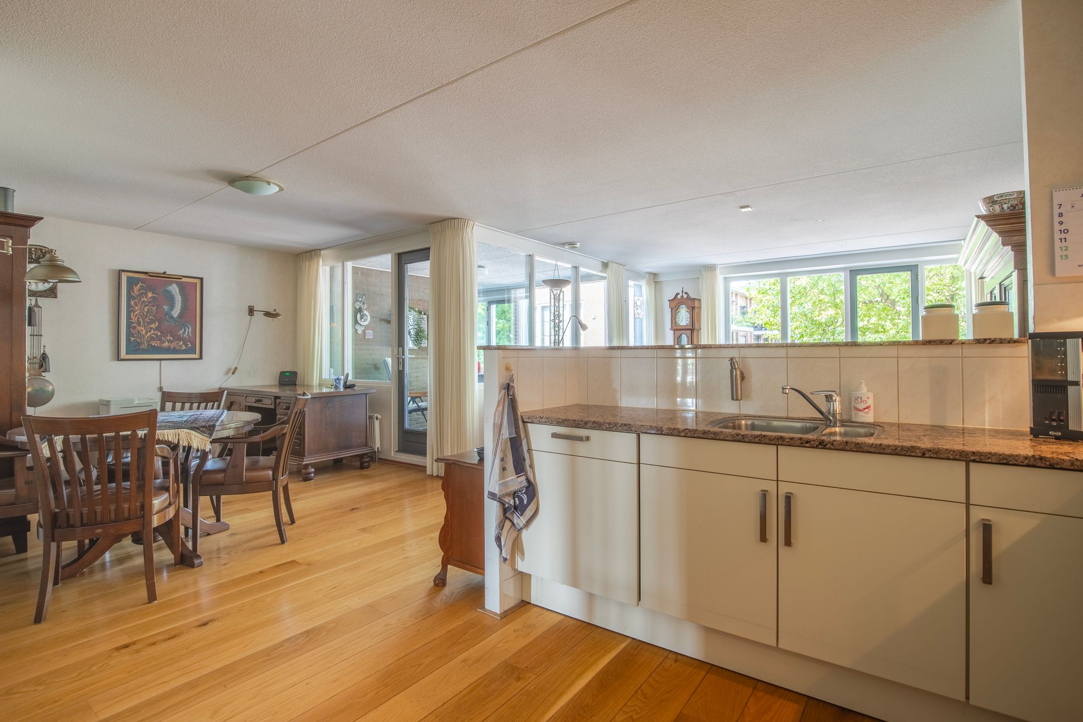 Foto 18 van Raadhuisplein 15-14